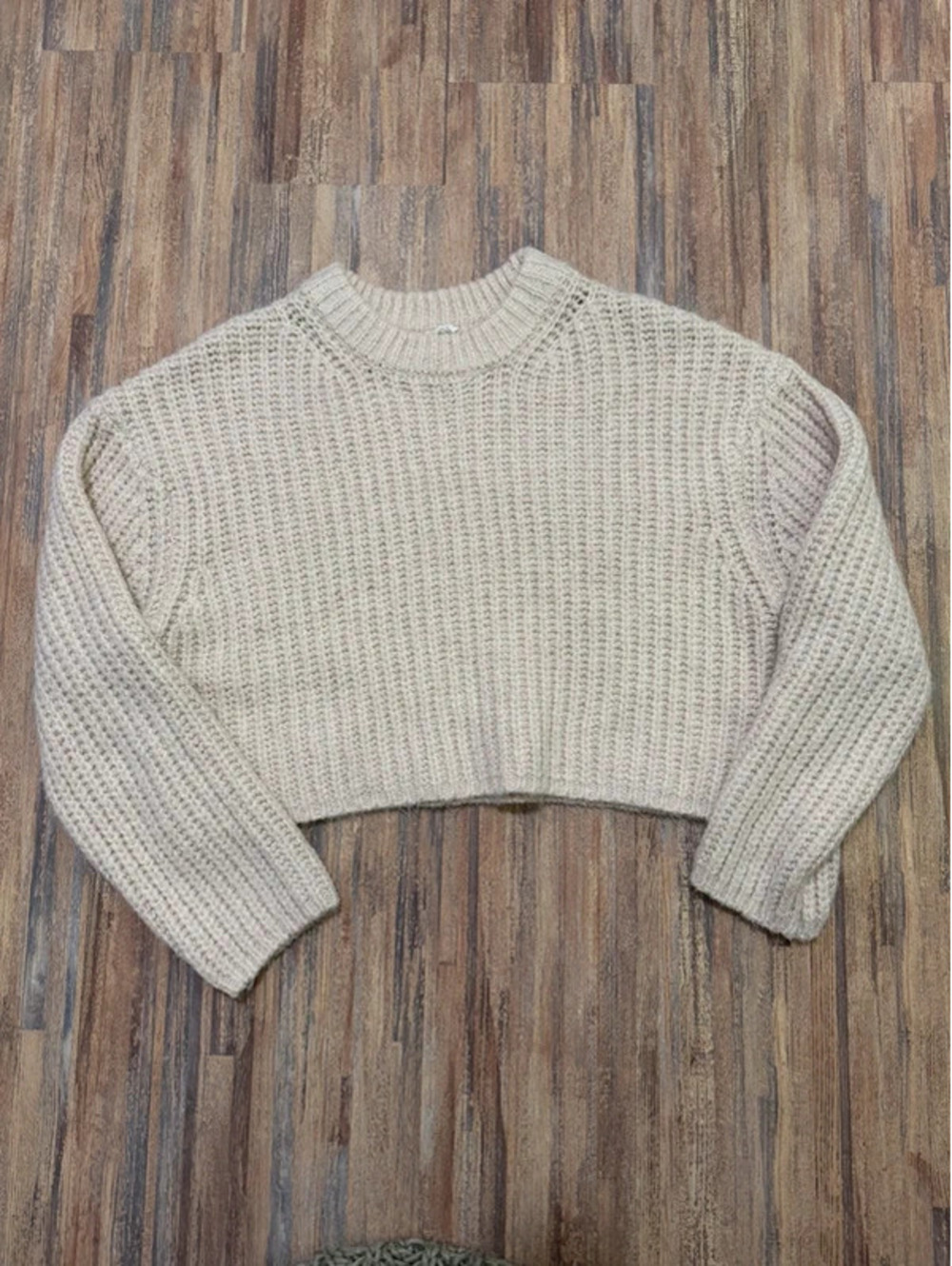 Garage cropped sweater size medium